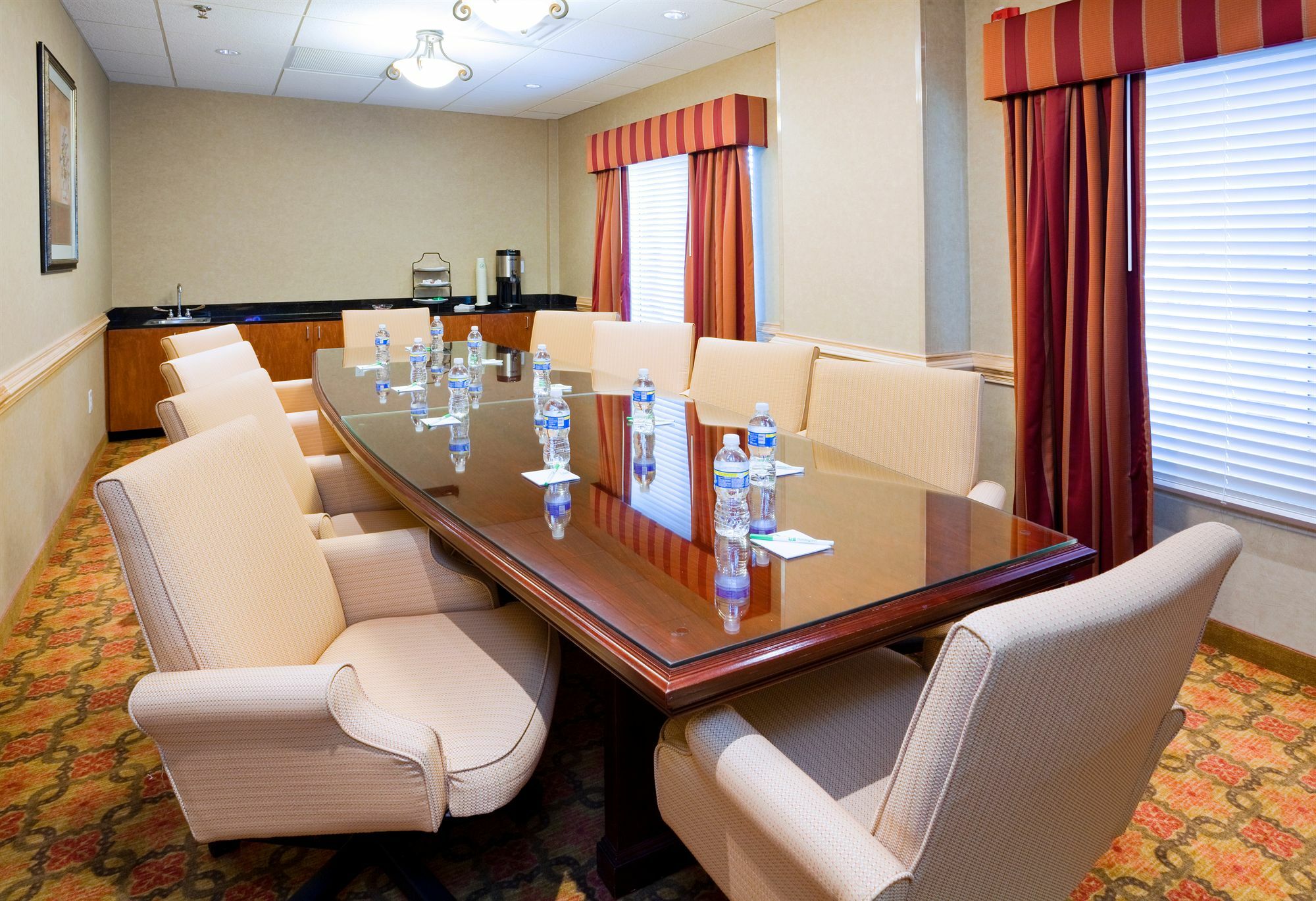 Comfort Suites Downtown Виндзор Экстерьер фото