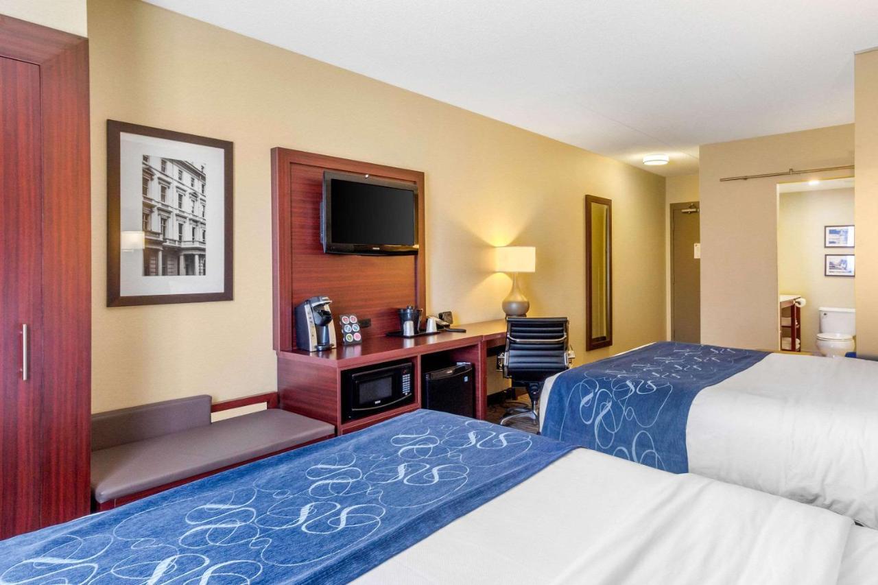 Comfort Suites Downtown Виндзор Экстерьер фото